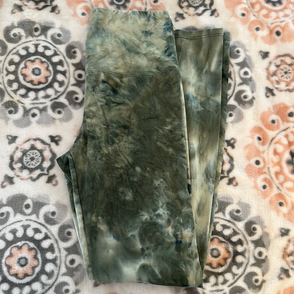 White Lotus Boutique Green Tye Dye Leggings